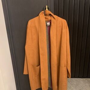 Faux-suede open coat by brand WNT with colourful back